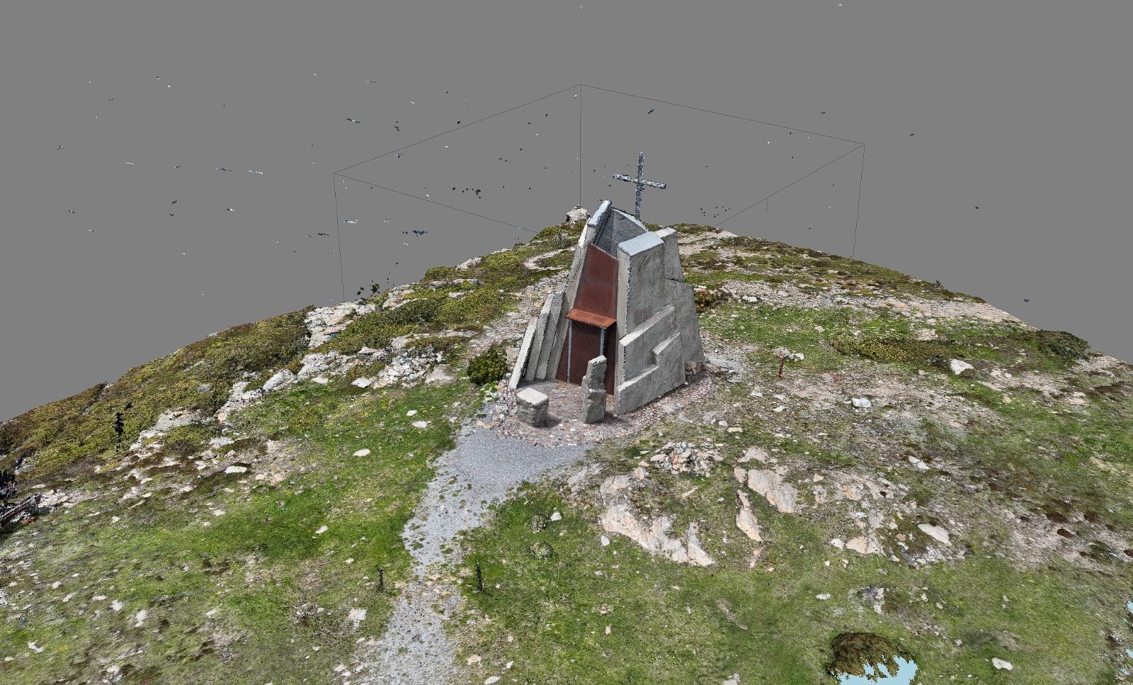 Aus Drohnenbildern berechnetes 3D-Modell einer Kapelle auf einem Hügel
